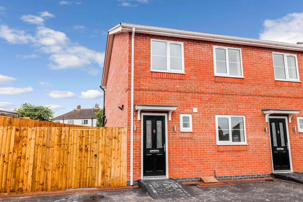 rugby-road-bulkington-bedworth-3-bed-semi-detached-house-255-000