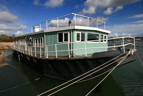 Barge Jason Bursledon Southampton 4 Bed Houseboat 350 000