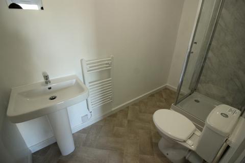 1 bedroom in a house share to rent, High Street Newhall