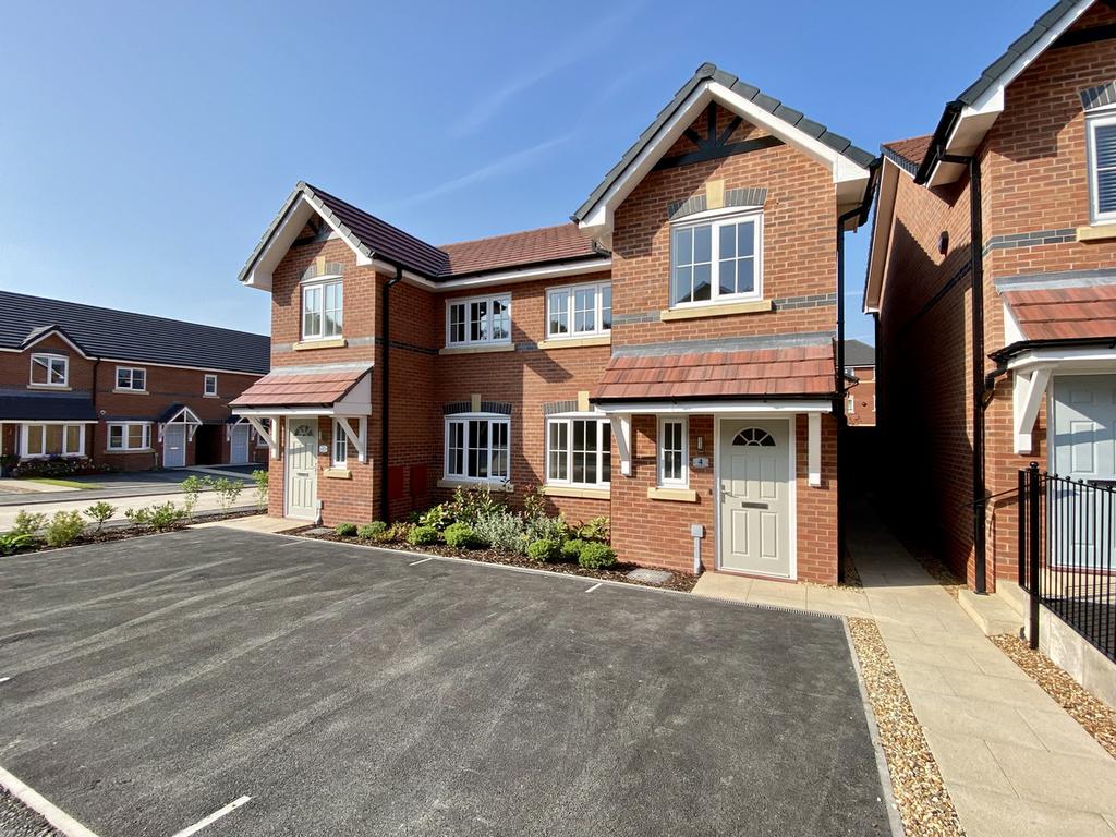 Cartwright Close, Congleton, CW12 2GS 3 bed semidetached house £995 pcm (£230 pw)