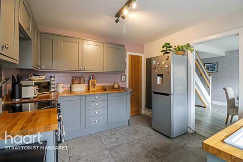 15 Keble Close, Nythe, Swindon, SN3 3NN