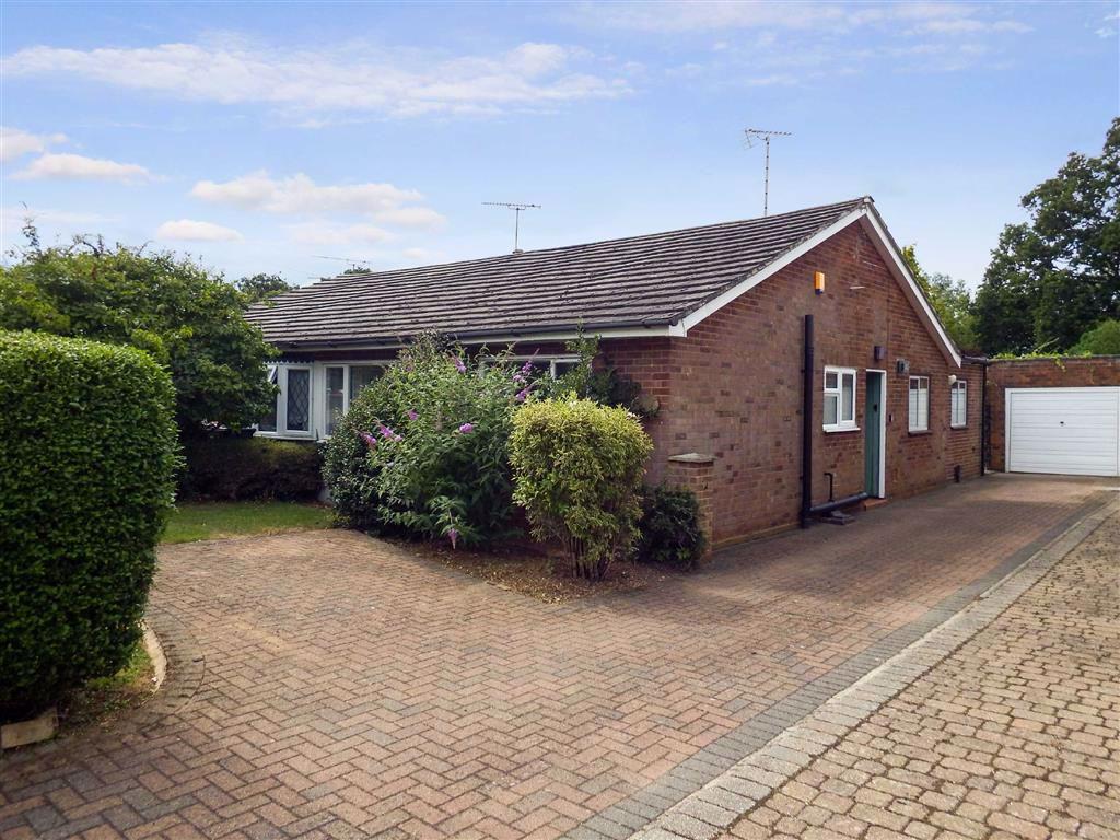 Woodland Way, Stevenage, Hertfordshire, SG2 2 bed semidetached