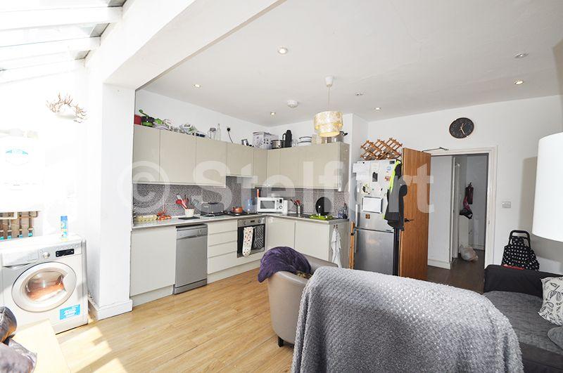 Luton Road, London, E17 4 bed £2,297 pcm (£530 pw)