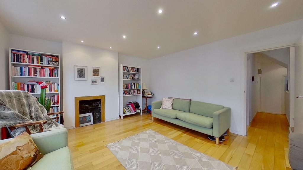 Moring Road, Tooting Bec, SW17 8DL 2 bed flat - £615,000