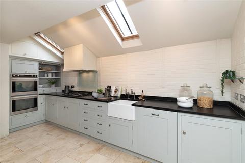 18 Grantchester Road, Trumpington, Cambridge, CB2 9LH