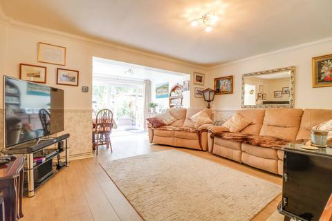 64 Methersgate, Basildon, SS14 2LT