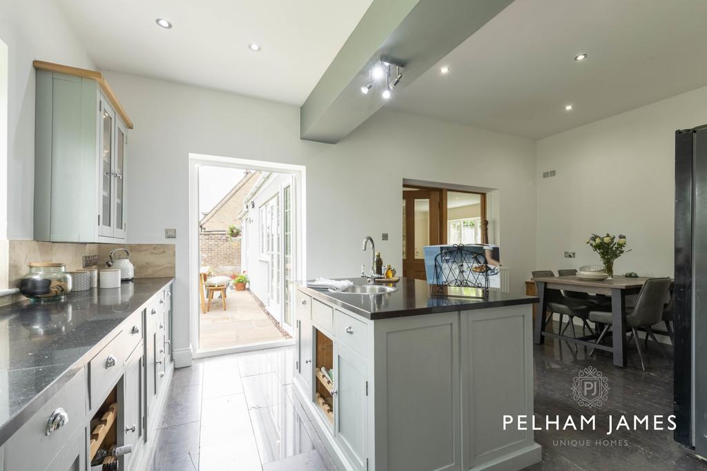 Kitchen / Breakfast Room