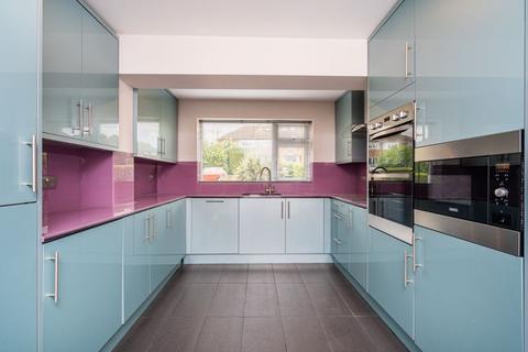 32 Bunby Road, Stoke Poges, Slough, SL2 4BP
