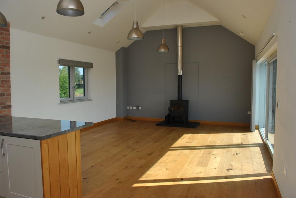 Ash Parva, Whitchurch, Shropshire 3 bed barn conversion £995 pcm (£230 pw)