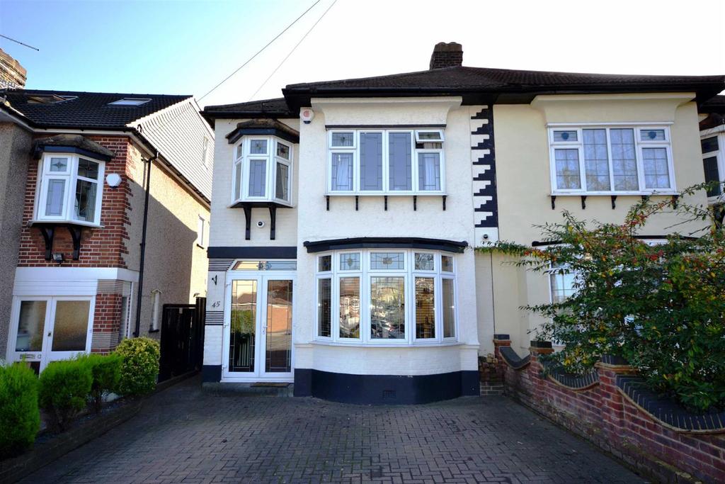 Aragon Drive, Hainault 3 bed semidetached house £399,995