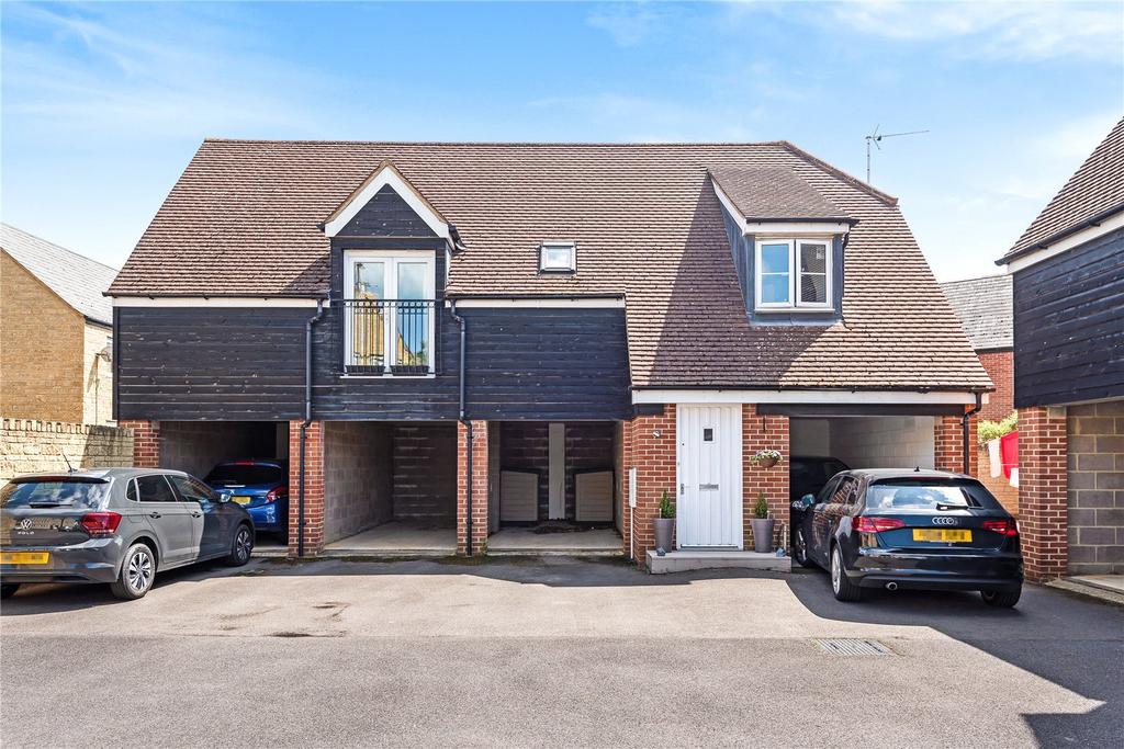 Oakhurst, Swindon, SN25 2 bed detached house £187,000