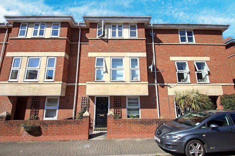 Gun Tower Mews, Rochester 4 bed terraced house £430,000