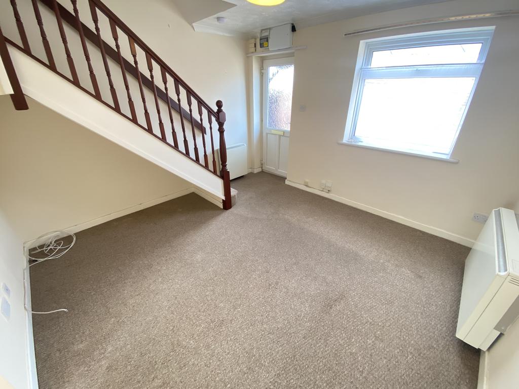 Orchard Mews, Newport, Gwent 2 bed terraced house £700 pcm (£162 pw)