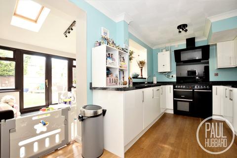 7 Charter Way, Lowestoft, NR33 8UT