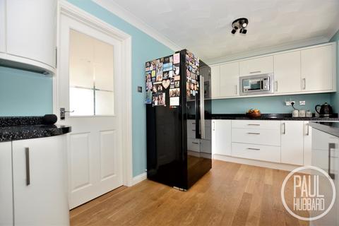 7 Charter Way, Lowestoft, NR33 8UT