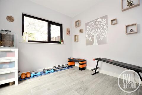 7 Charter Way, Lowestoft, NR33 8UT