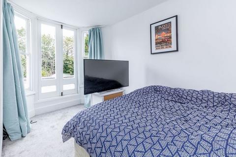 3 bedroom flat to rent, N22