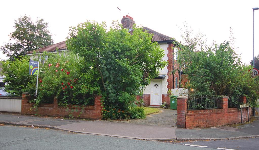 Liverpool Road, Great Sankey, Warrington, WA5 3 bed semidetached house £230,000