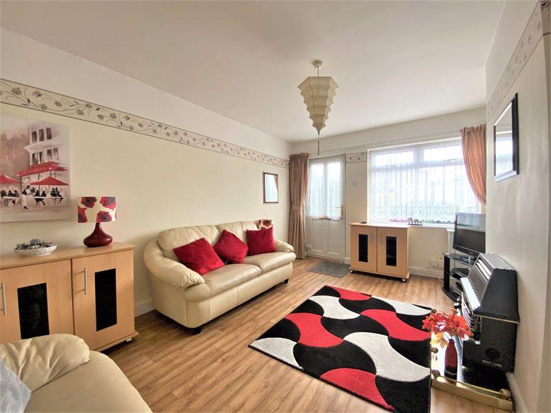 Dilloways Lane, Willenhall, WV13 3EY 2 bed bungalow £150,000