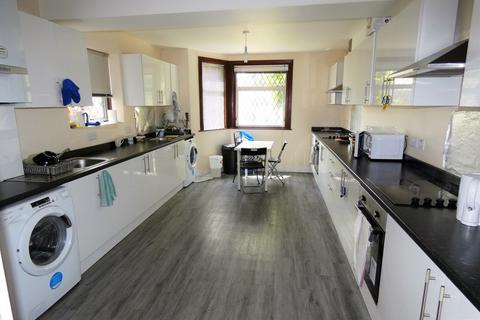 1 bedroom in a house share to rent, Lady Margaret Road, Southall