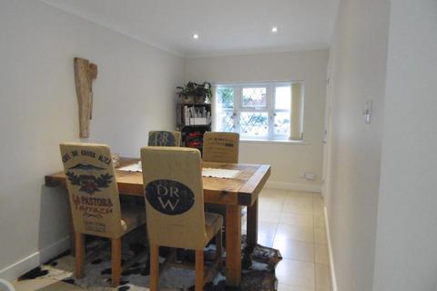 10 Bunch Way, Haslemere, GU27 1ER