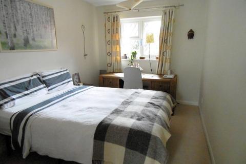 10 Bunch Way, Haslemere, GU27 1ER