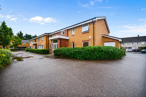 2 bedroom flat for sale - Warwick Close, Hornchurch, Essex, RM11