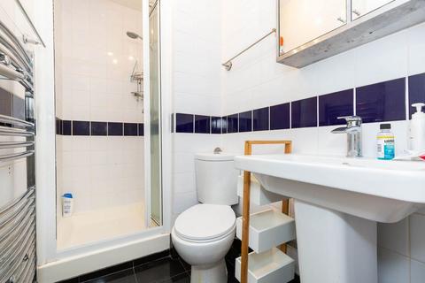 1 bedroom apartment to rent, EC1V