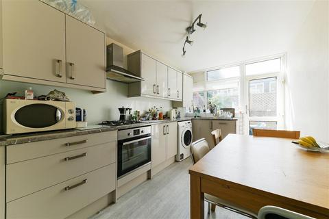 23 Blincoe Close, London, SW19 5PP