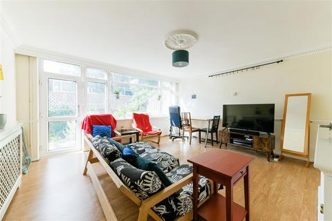 23 Blincoe Close, London, SW19 5PP