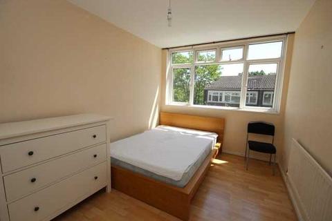 23 Blincoe Close, London, SW19 5PP