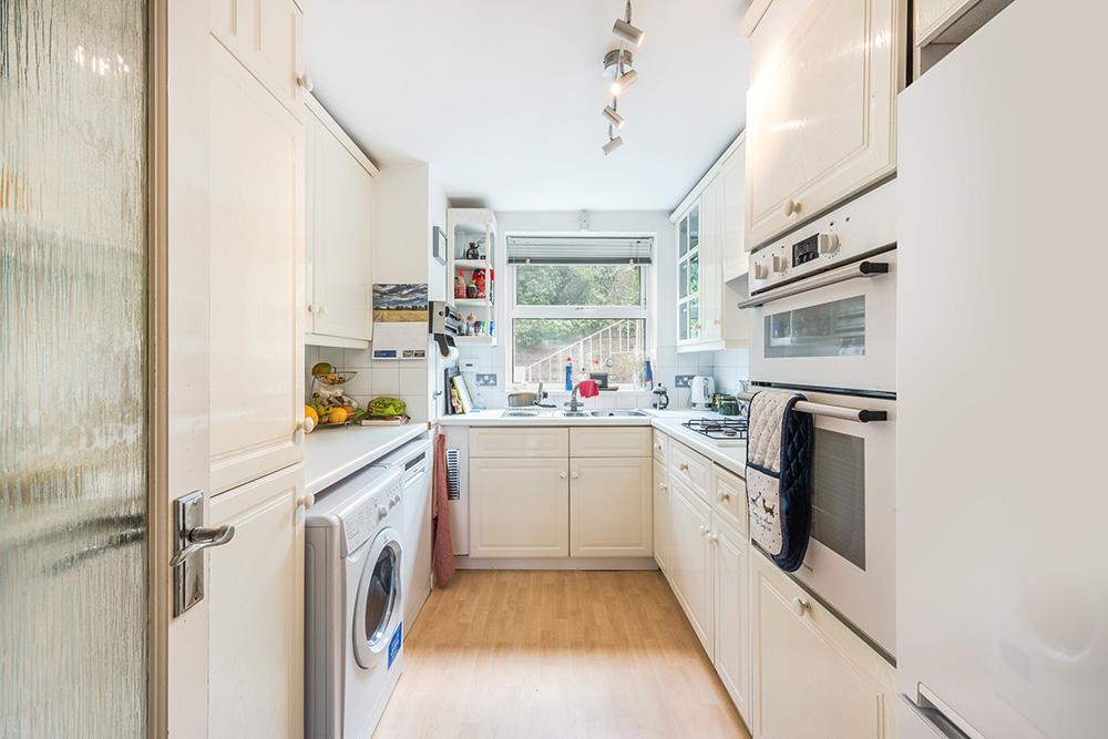 House in London - View 5