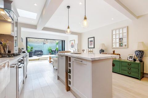 3 Lebanon Road, London, SW18 1RE