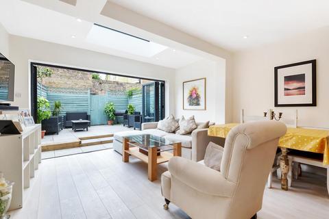 3 Lebanon Road, London, SW18 1RE