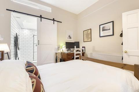 3 Lebanon Road, London, SW18 1RE