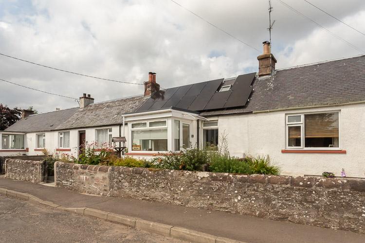 6 Airlie Place, Alyth PH11 8EG 1 bed terraced house £105,000