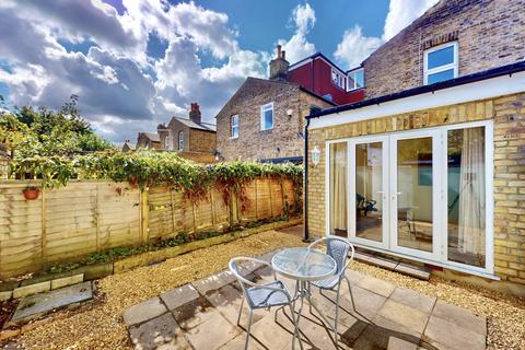 2 bedroom flat to rent, Adelaide Road, London, W13
