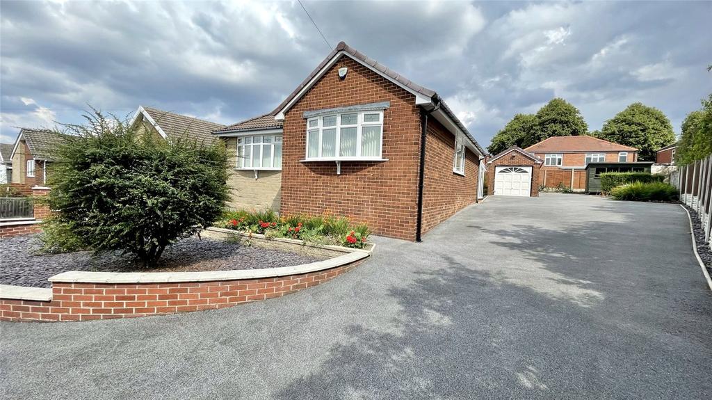 Downs Crescent, Gawber, Barnsley, S75 3 bed bungalow £300,000