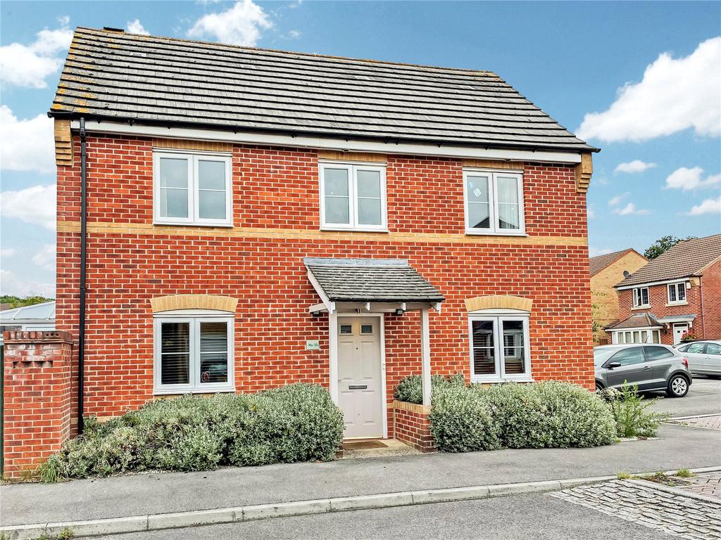 Rosemary Gardens, Thatcham, RG18 3 bed detached house £1,400 pcm (£
