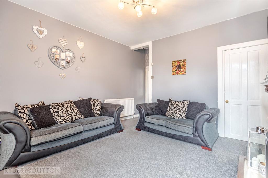 Bredbury Street, Chadderton, Oldham, OL9 3 bed terraced house £140,000