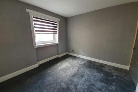 2 bedroom flat to rent, Croftfoot Street, Castlemilk, Glasgow, G45