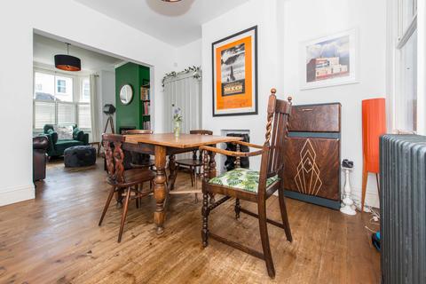 37 Tharp Road, Wallington, SM6 8LG