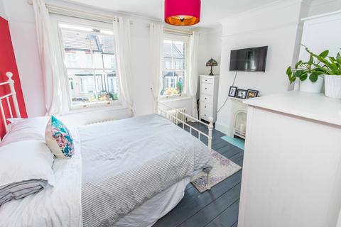 37 Tharp Road, Wallington, SM6 8LG