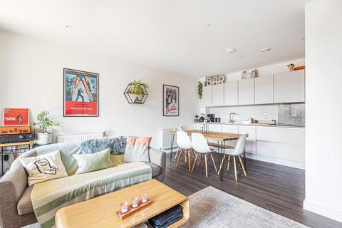 19, Dickinson Court Whelan Road, Acton, London, W3 8UD