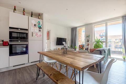 19, Dickinson Court Whelan Road, Acton, London, W3 8UD