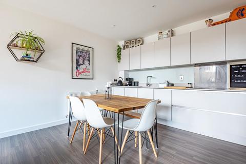 19, Dickinson Court Whelan Road, Acton, London, W3 8UD