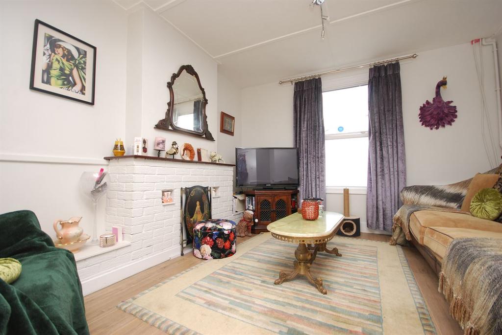 Bank Street, Herne Bay 2 bed terraced house £269,995