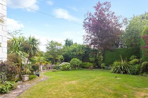 Teme Lodge Teme Road, Cheltenham, GL52 6UE