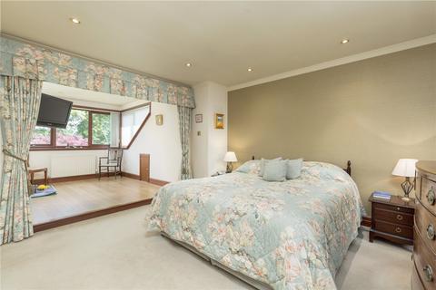42 Barnton Park View, Edinburgh, EH4 6HJ