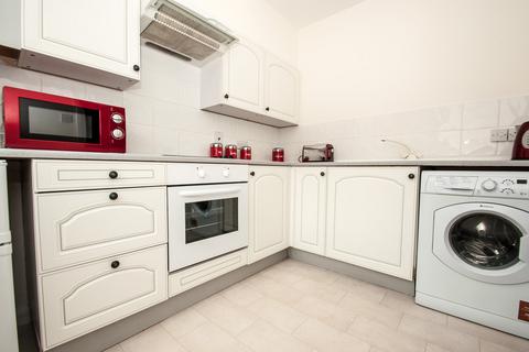 2 bedroom apartment to rent, Picktillum Place